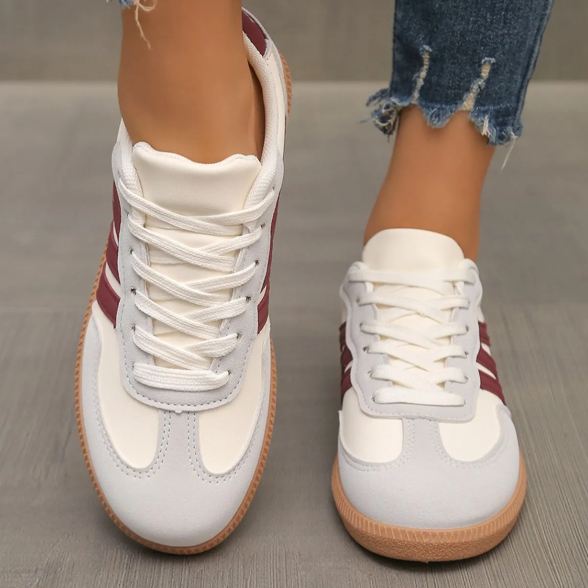 Contrast Lace Up Round Toe Sneakers