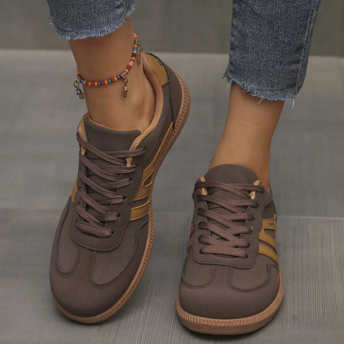 Contrast Lace Up Round Toe Sneakers