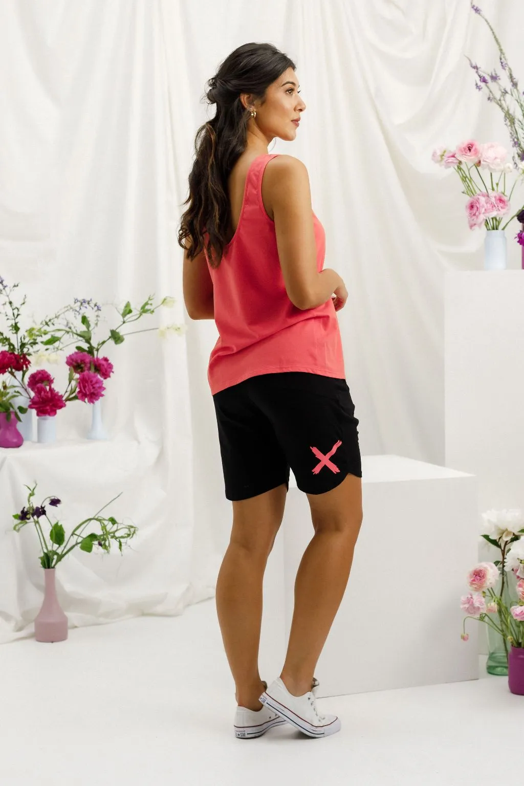 Homelee Apartment Shorts Black with Berry X