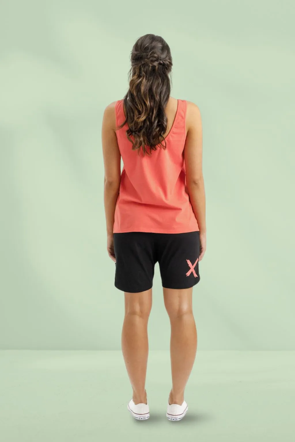 Homelee Apartment Shorts Black with Berry X