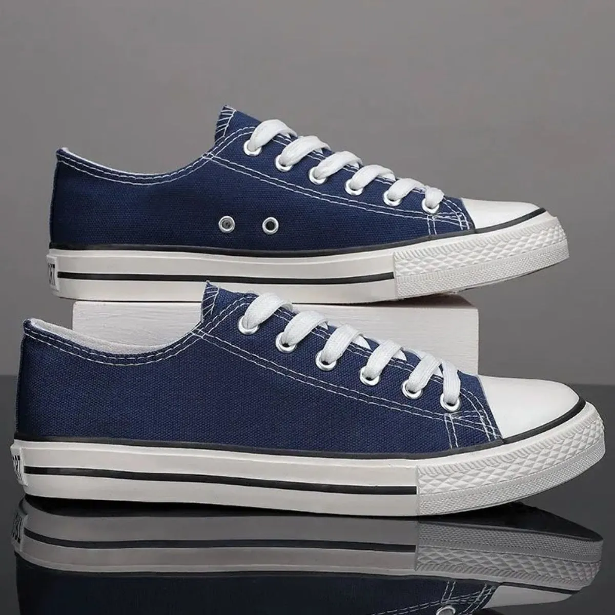 Lace Up Round Toe Canvas Sneakers