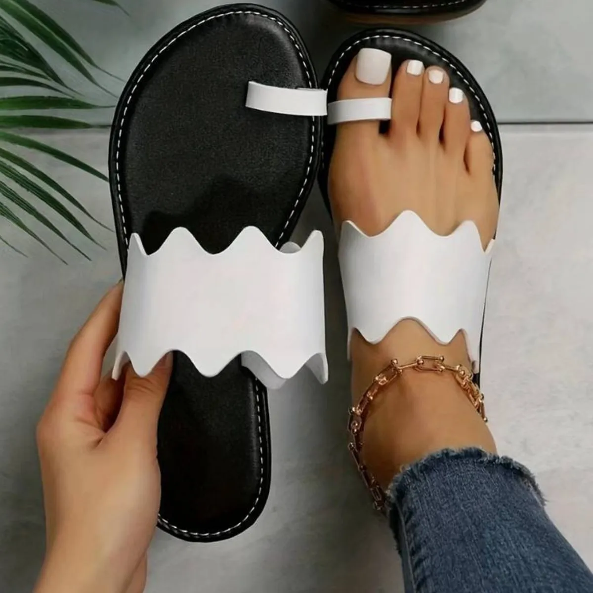 Toe Loop Flats Sandals