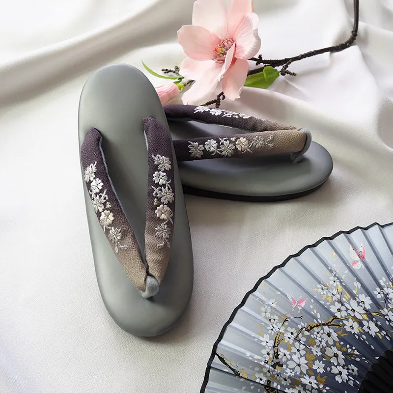 Traditional Japanese Zori Sandals with Floral Embroidered Straps