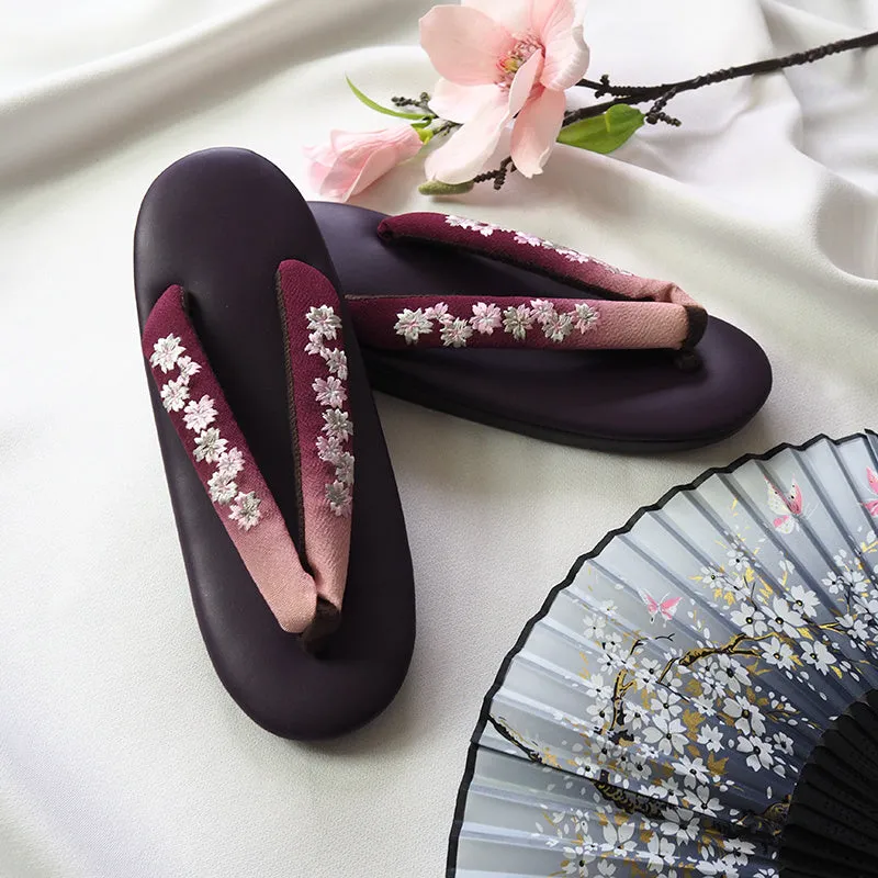 Traditional Japanese Zori Sandals with Floral Embroidered Straps